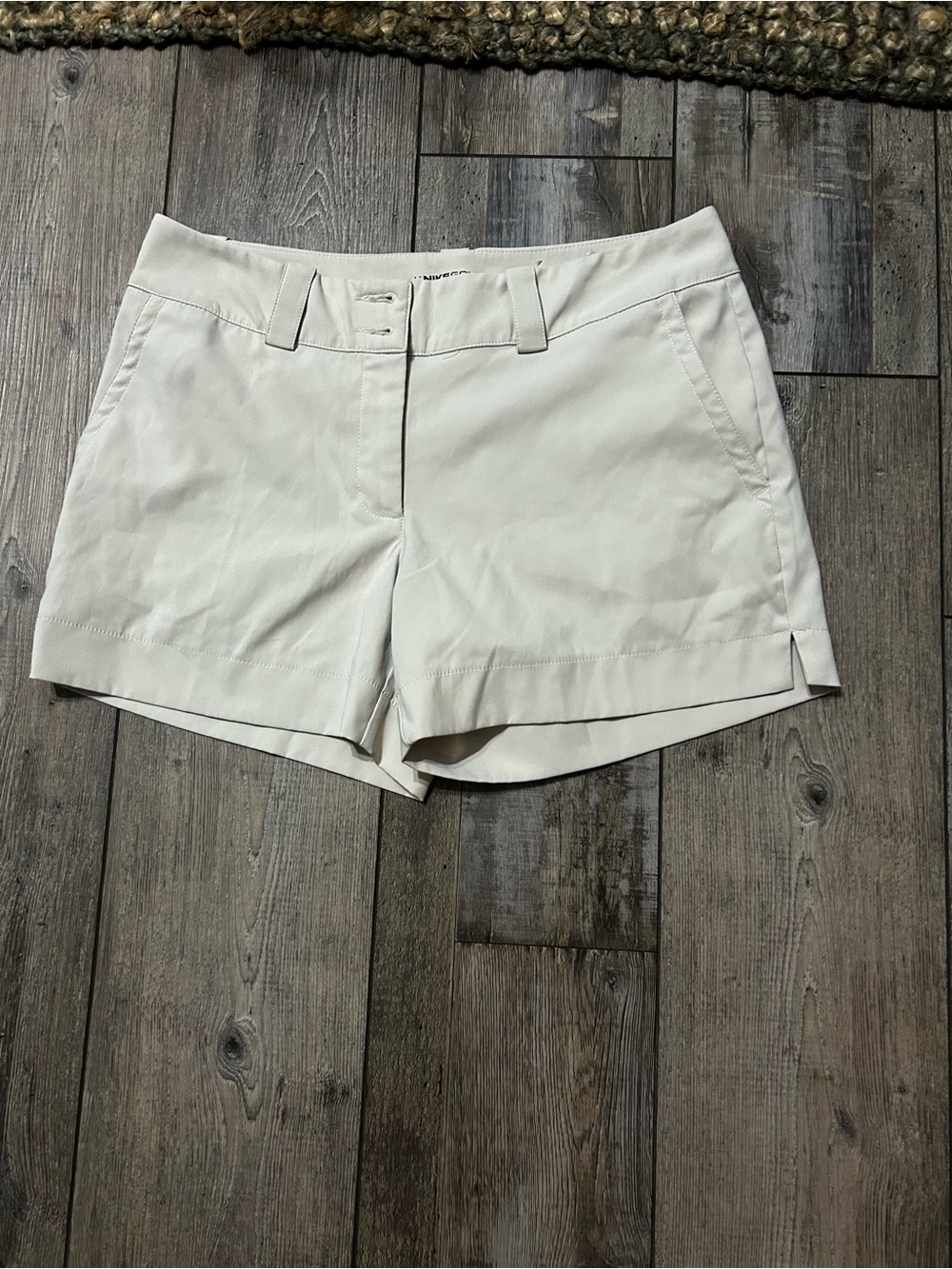 Nike golf shorts light tan khaki colored